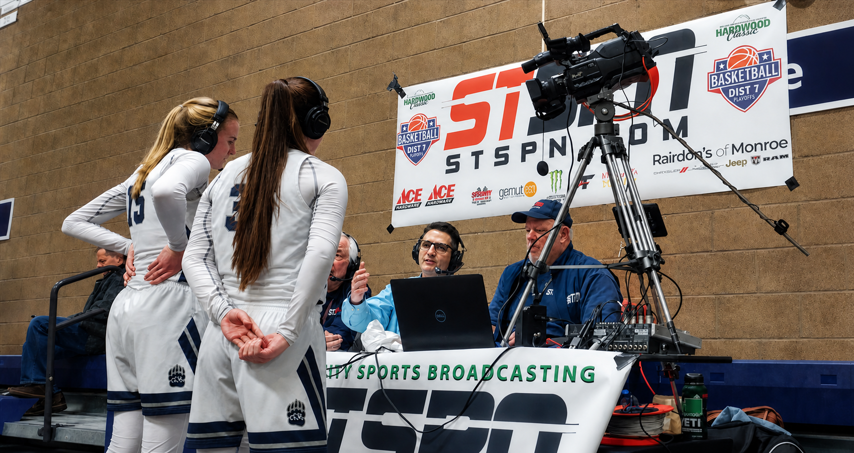 Ron Henthorn working with the STSPN broadcast team at a high school basketball game in 2019